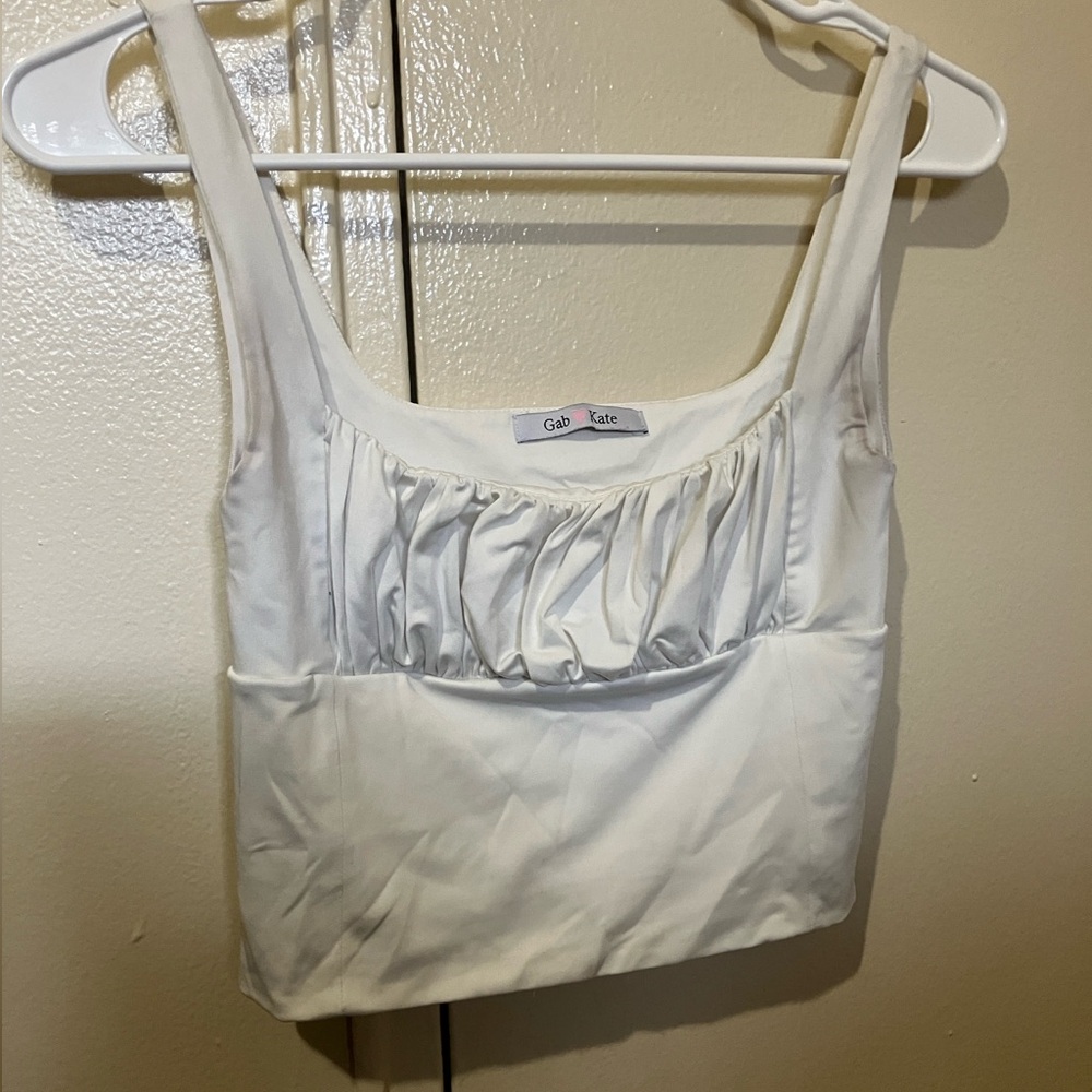 Gab and Kate, size L (runs smaller), off-white cropped tank